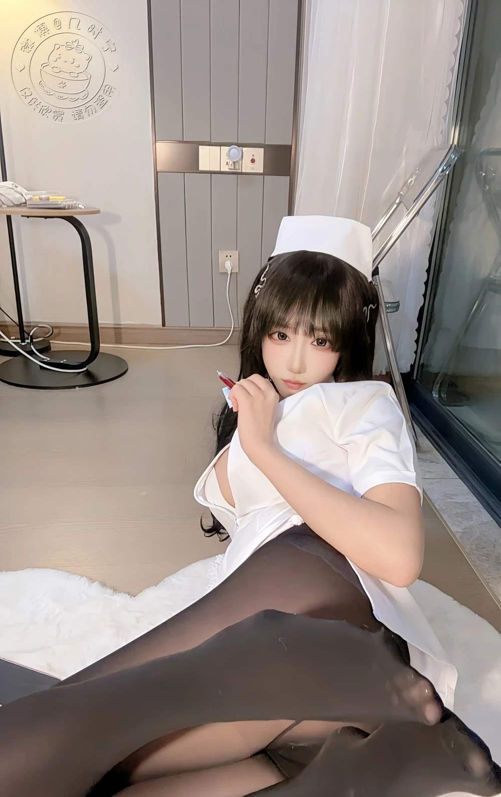 Cô Y Tá Tiểu Thư Xinh Đẹp Tất Lưới Sexy 