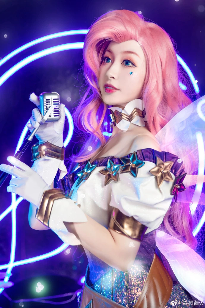 Gái Xinh Fan Liên Mình Thuyền Thoại Cosplay Seraphine