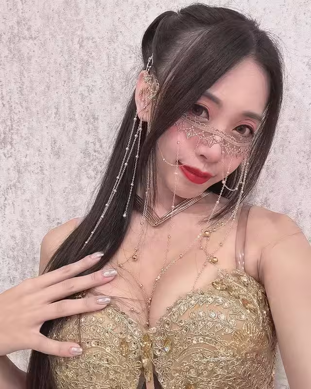 Nữ Idol xinh đẹp vượt xa thực tế