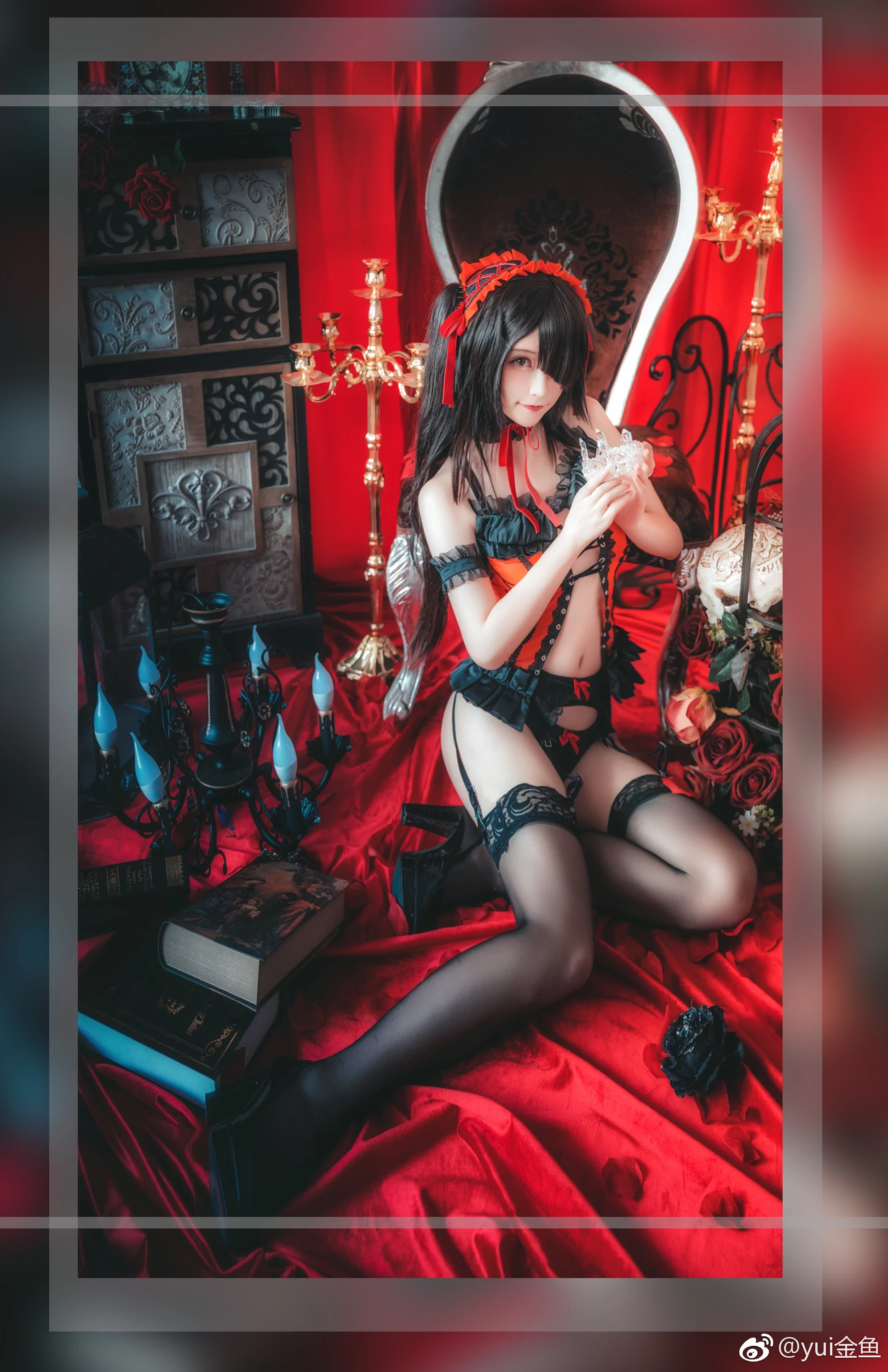 gái xinh cosplay Tokisaki Kurumi với tư thế vô cùng quyến rũ